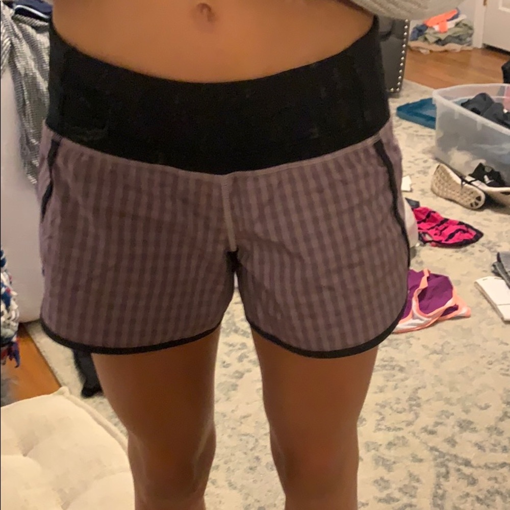 size 4 lulu plad speed shorts